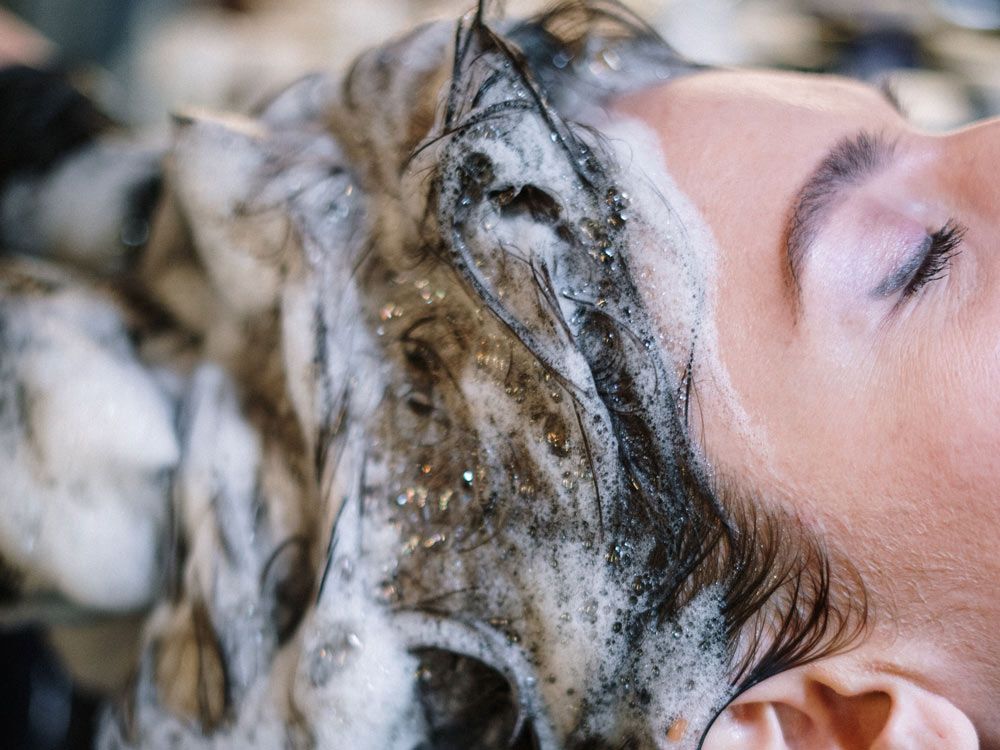 A high-quality shampoo washes your hair effectively but at the same time gently.