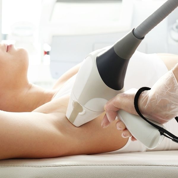 Lempeä ja turvallinen IPL karvanpoisto - Salon Daylux | Vantaa &amp; Tampere