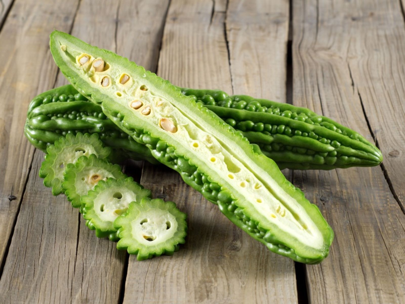 Bitter Melon Information - How To Grow Bitter Melon Vines